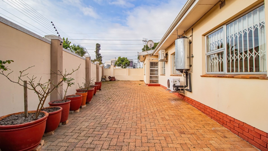 3 Bedroom Property for Sale in Gatesville Western Cape
